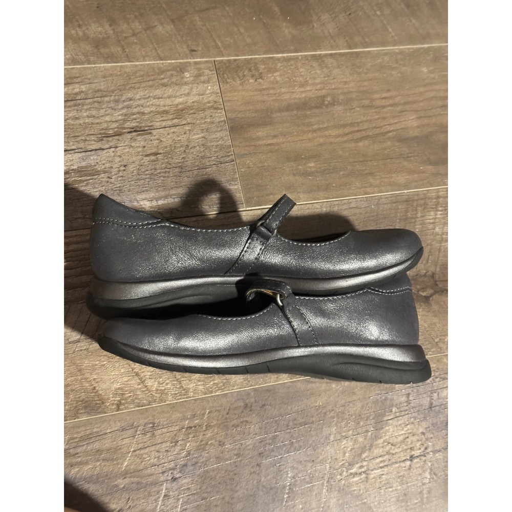 Earth Origins Gray Metallic Leather Mary Jane Flats Shoes Womens 9M - Picture 3 of 6